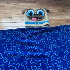 Puppy Dog Pals Rolly throw blanket
